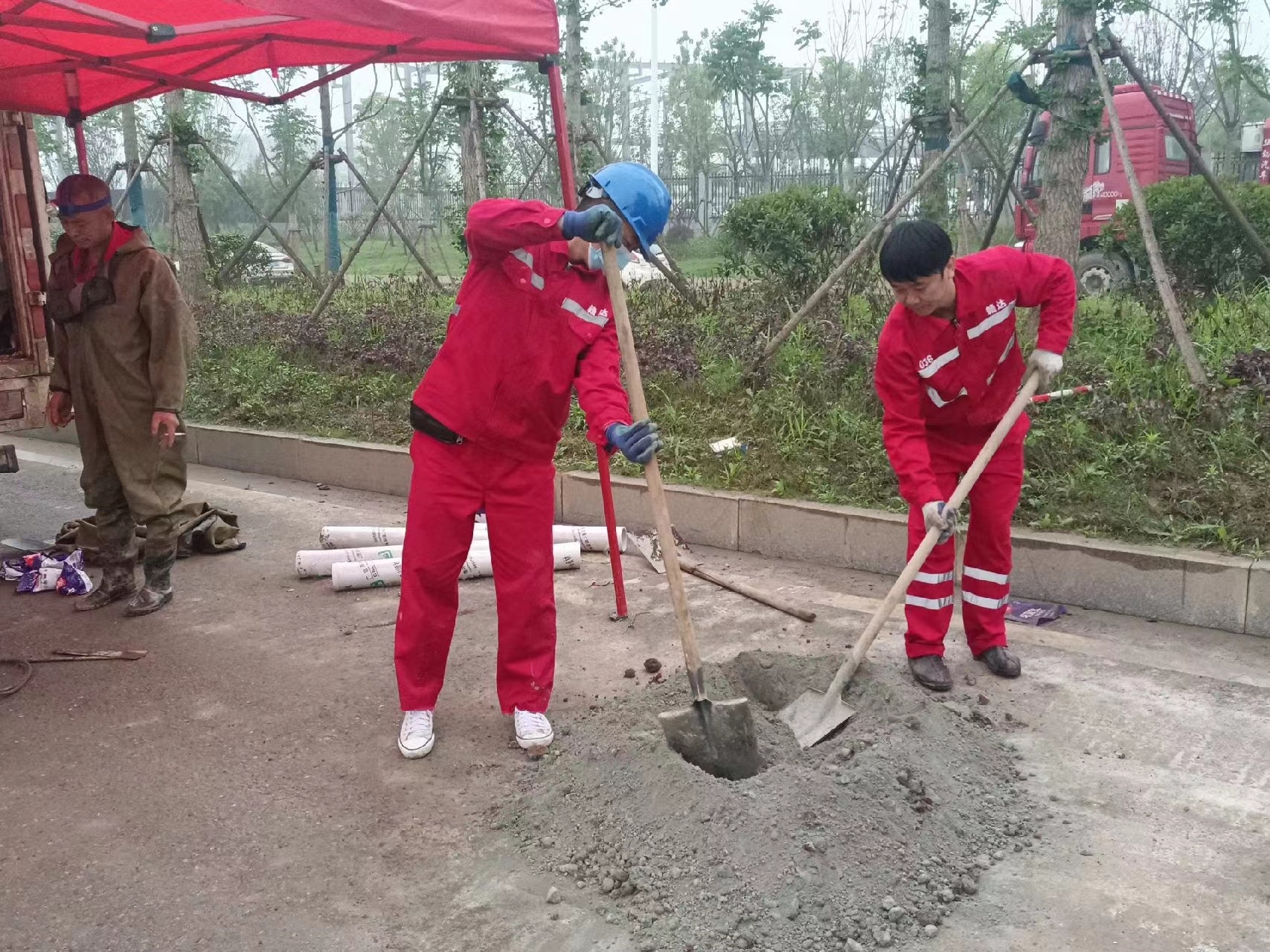 鹿寨管道疏通哪家好】及时进行市政管道清淤